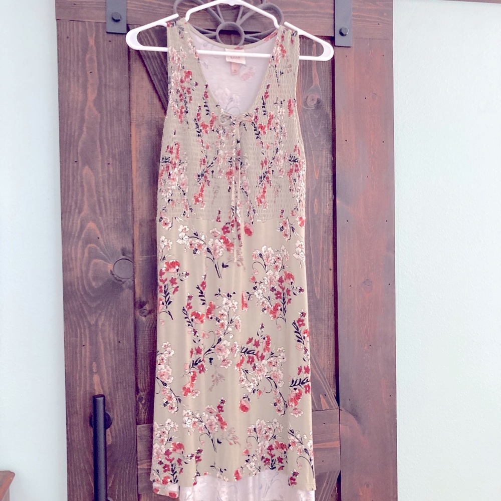 Fort Knox sage floral knee-length dress 🌸